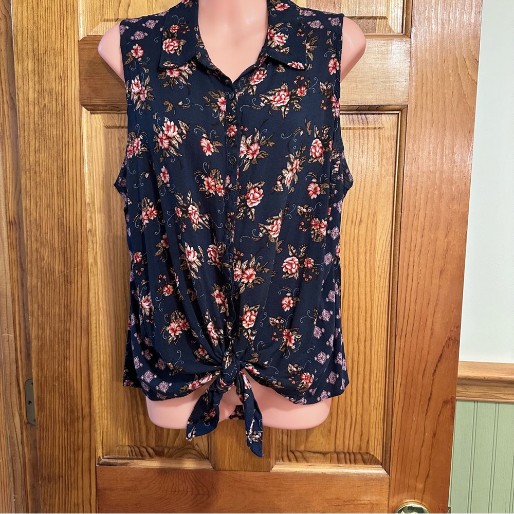 Navy blue floral sleeveless extra large summer blouse, worn once, 100% rayon
